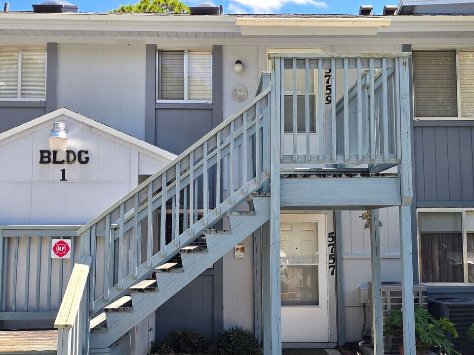 5759 Deer Run Dr in Fort Pierce, FL - Building Photo