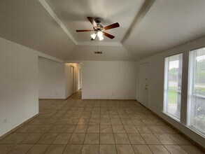 112 Mesa Dr in Glenn Heights, TX - Building Photo - Building Photo