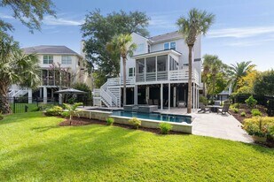 1353 Black River Dr in Mount Pleasant, SC - Building Photo