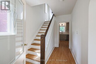 1064 Royal York Rd in Toronto, ON - Building Photo - Building Photo