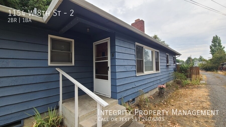 1154 W 8th St in Medford, OR - Building Photo