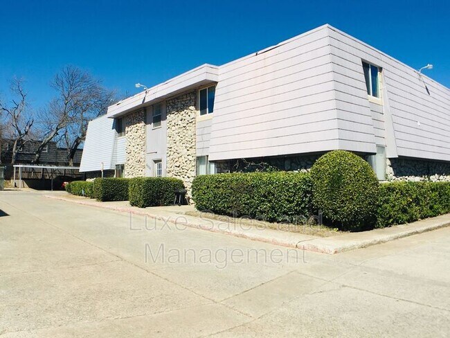 property at 6030 Northwest Expy