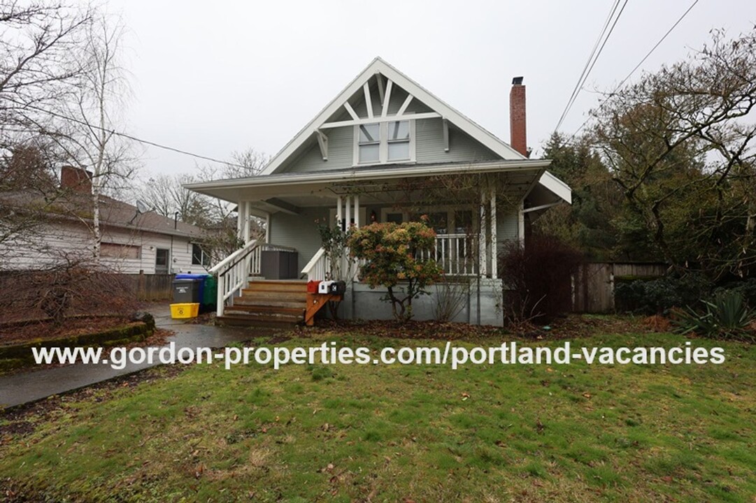 5424 SE 88th Ave in Portland, OR - Foto de edificio