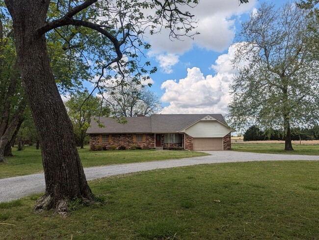 802 N 13th St in Tecumseh, OK - Building Photo - Building Photo