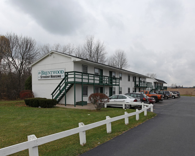 The Brentwood Apartments in Canandaigua, NY - Foto de edificio - Building Photo