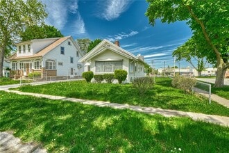 4 Belford Dr in Rochester, NY - Building Photo - Building Photo