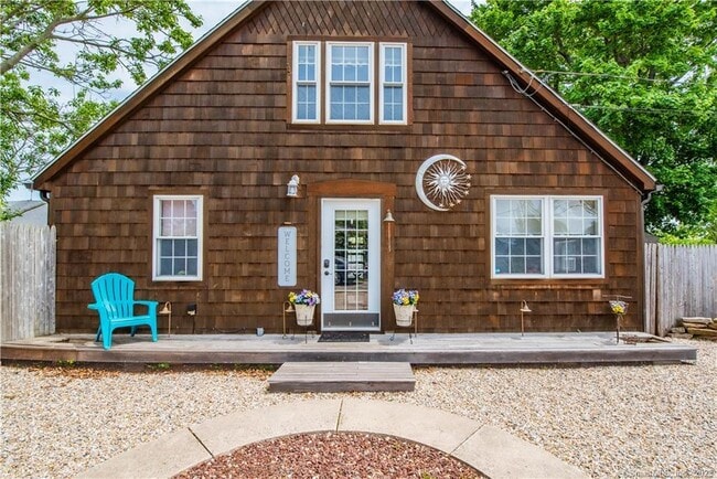 property at 11A Cove St