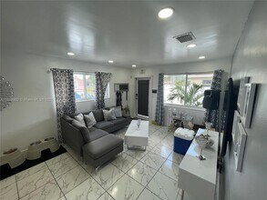 608 NW 4th Ave in Hallandale Beach, FL - Building Photo - Building Photo