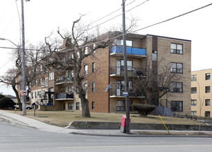 Willow Apartments in Toronto, ON - Building Photo - Building Photo