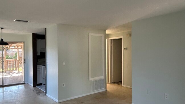 4445 Evans Ave, Unit DUPLEX in New Port Richey, FL - Foto de edificio - Building Photo