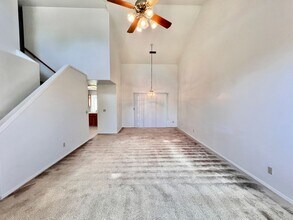 10749 N Windham Bay Cir in Fresno, CA - Building Photo - Building Photo