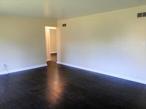 419 7th Ave NE in Puyallup, WA - Building Photo - Building Photo