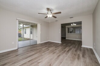 7964 Putnam Cir in New Port Richey, FL - Building Photo - Building Photo