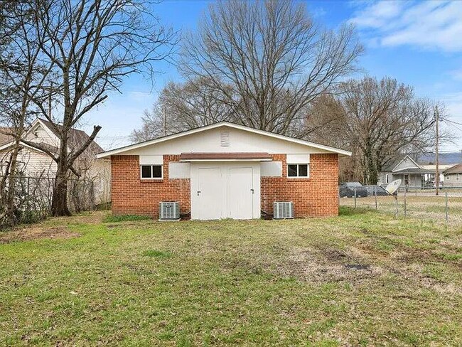 2802 Curtis St, Unit B in Chattanooga, TN - Building Photo - Building Photo