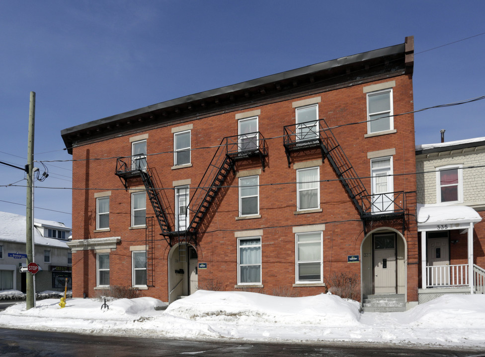 335 James St in Ottawa, ON - Building Photo