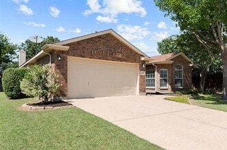 712 Pheasant Rd in Saginaw, TX - Foto de edificio - Building Photo