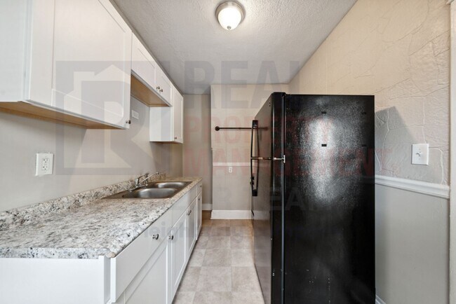 1405 E 95th St, Unit Unit #2 in Cleveland, OH - Building Photo - Building Photo