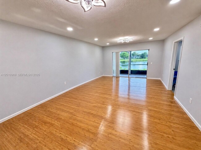 2461 SW 82nd Ave in Davie, FL - Building Photo - Building Photo