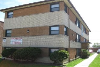 439-441 E 107th St in Chicago, IL - Foto de edificio