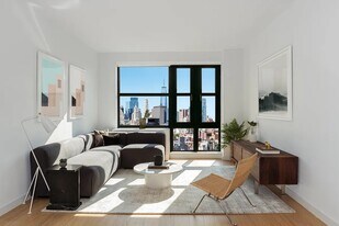 171 Suffolk St, Unit 11C in New York, NY - Building Photo
