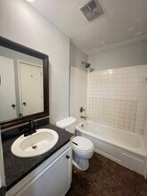 562 Woodland Hills Pl in Jackson, MS - Foto de edificio - Building Photo