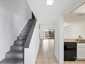 122 S Hardy Dr in Tempe, AZ - Building Photo - Building Photo