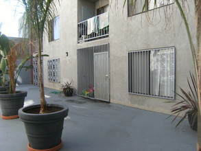 225 W 6th St in Long Beach, CA - Building Photo - Building Photo