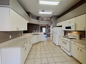 22611 Roderick Dr in Land O Lakes, FL - Foto de edificio - Building Photo