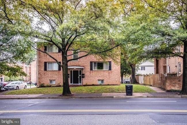 property at 4510 Washington Blvd