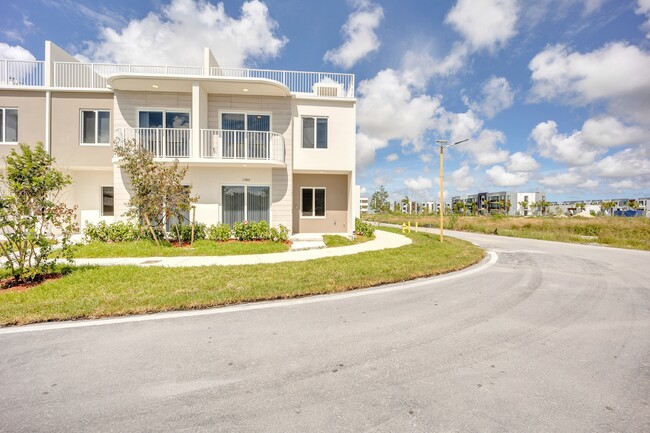 13825 SW 262nd Ln in Homestead, FL - Building Photo - Building Photo