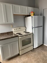 934 Water St, Unit Upper in Chippewa Falls, WI - Building Photo - Building Photo