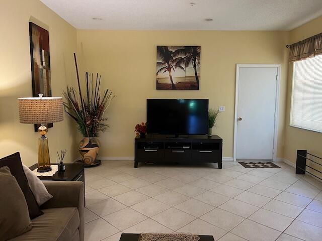 106 Lighthouse Cir