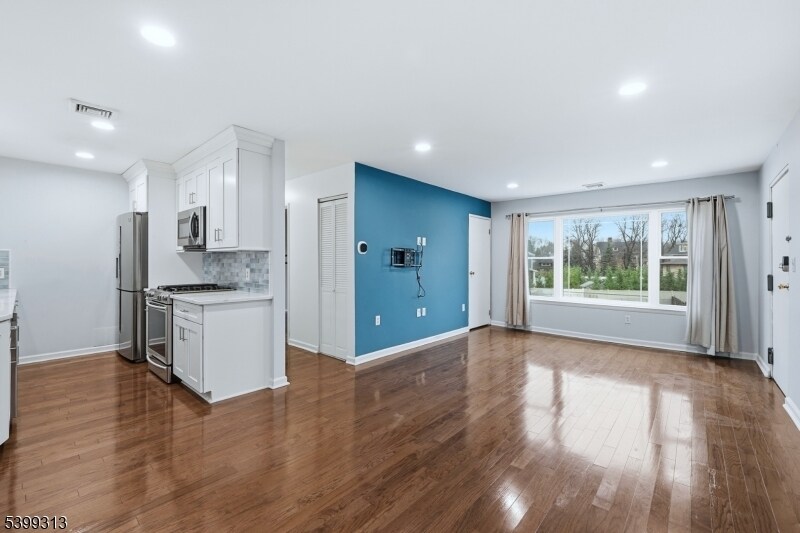 253 Park Ave in Rutherford, NJ - Building Photo