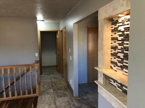 902 S Newcomb Ave in Sioux Falls, SD - Building Photo - Building Photo