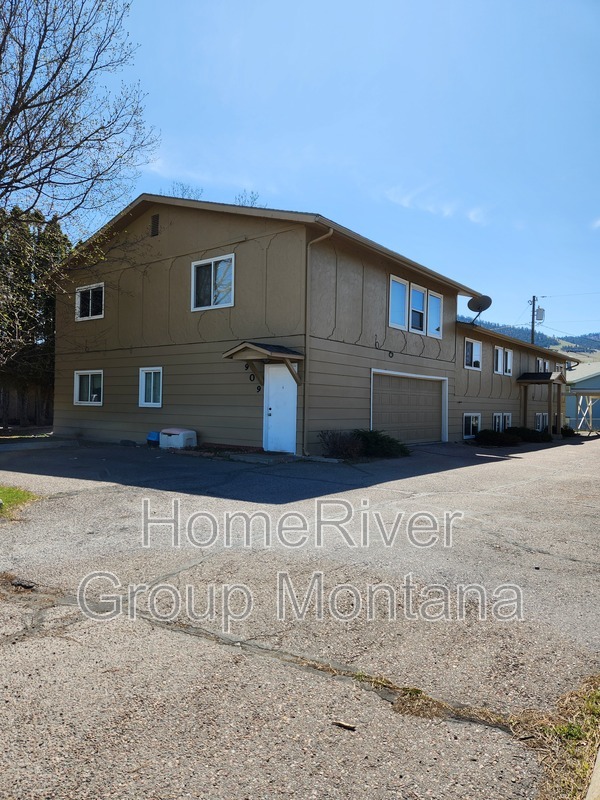 property at 909 Pattee Creek Dr