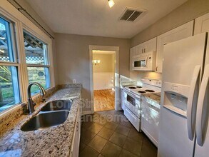 11870 SW Park Way in Portland, OR - Building Photo - Building Photo