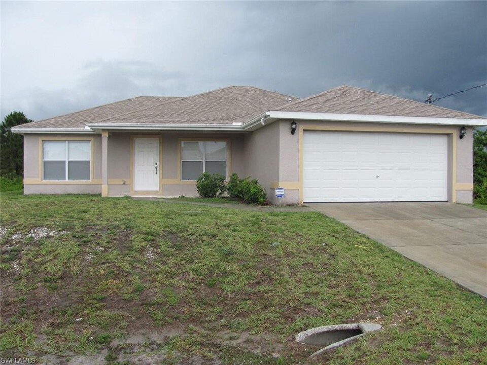 2602 24th St SW in Lehigh Acres, FL - Building Photo