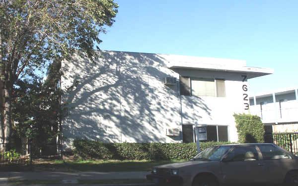 7623 Milton Ave in Whittier, CA - Foto de edificio