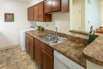 Brandychase Apartments in Cincinnati, OH - Foto de edificio - Interior Photo