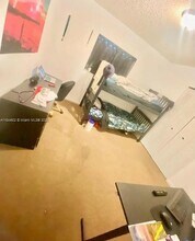 800 NW 44th Ave in Miami, FL - Building Photo - Building Photo