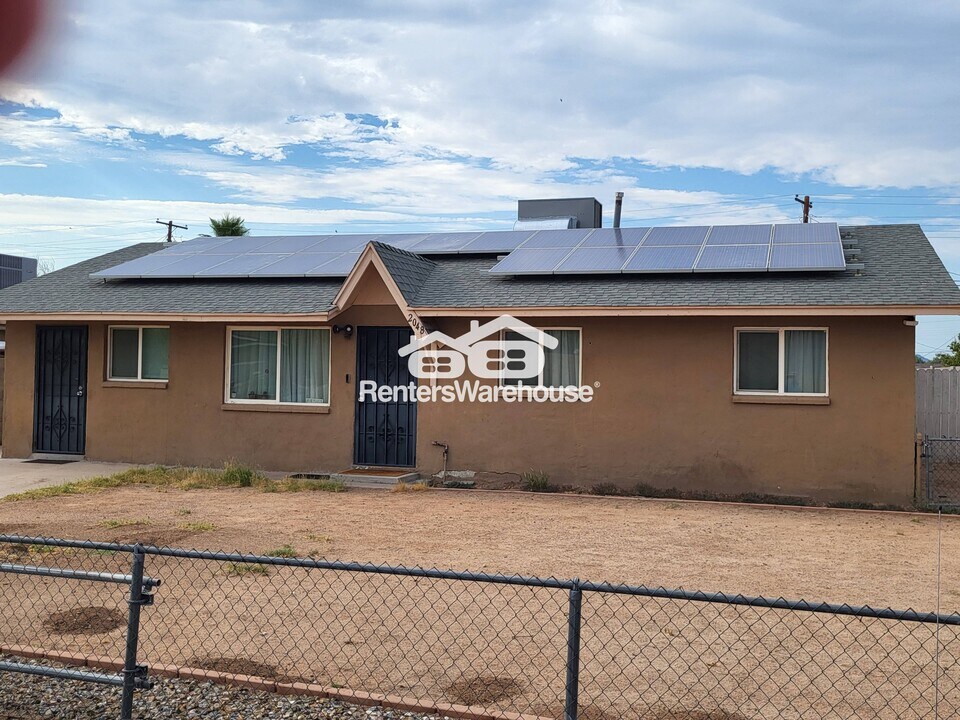 2048 E Alta Vista Rd in Phoenix, AZ - Building Photo