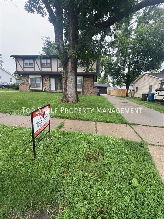 4621 Valdez Dr in Des Moines, IA - Building Photo