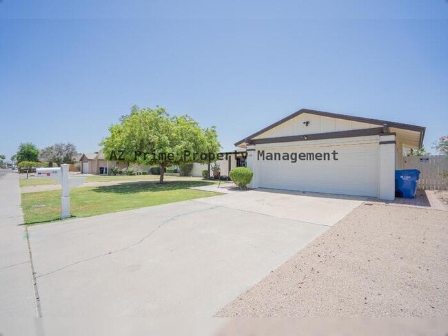 property at 2429 E Dahlia Dr