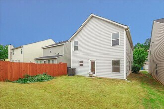 1562 Onalee Dr in Hampton, GA - Building Photo - Building Photo