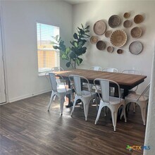 3981 Prairie Crk in New Braunfels, TX - Foto de edificio - Building Photo