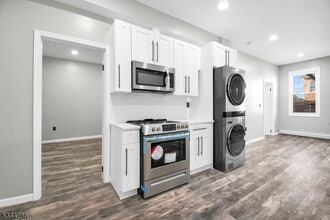 29 Edison St in Bloomfield, NJ - Building Photo - Building Photo