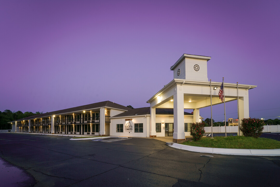 Ouachita Commons in Caddo Valley, AR - Foto de edificio