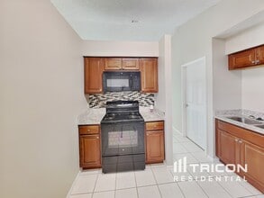 2901 Bedford St in Deltona, FL - Building Photo - Building Photo