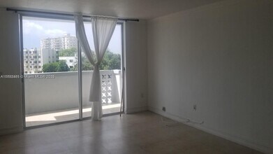 7118 Bonita Dr in Miami Beach, FL - Building Photo - Building Photo