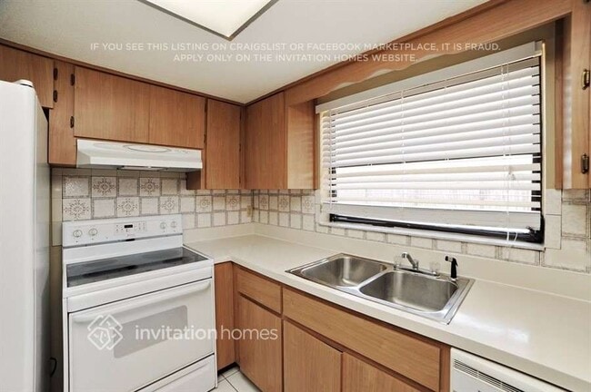 7023 Bramblewood Dr in Port Richey, FL - Building Photo - Building Photo
